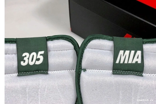 AV3905-138 Retro AV3905-138 'Solefly' - 1 High Og-Sf Air Jordan 0102